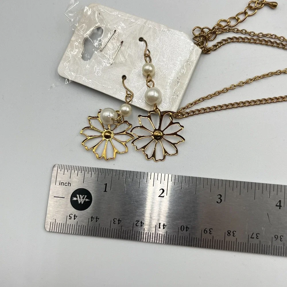 Vintage Style Gold Tone Pearl Floral Necklace & Earring Set White Ribbon Bows
